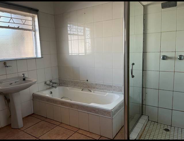 4 BEDROOM FREESTANDING FOR SALE IN FLAMWOOD